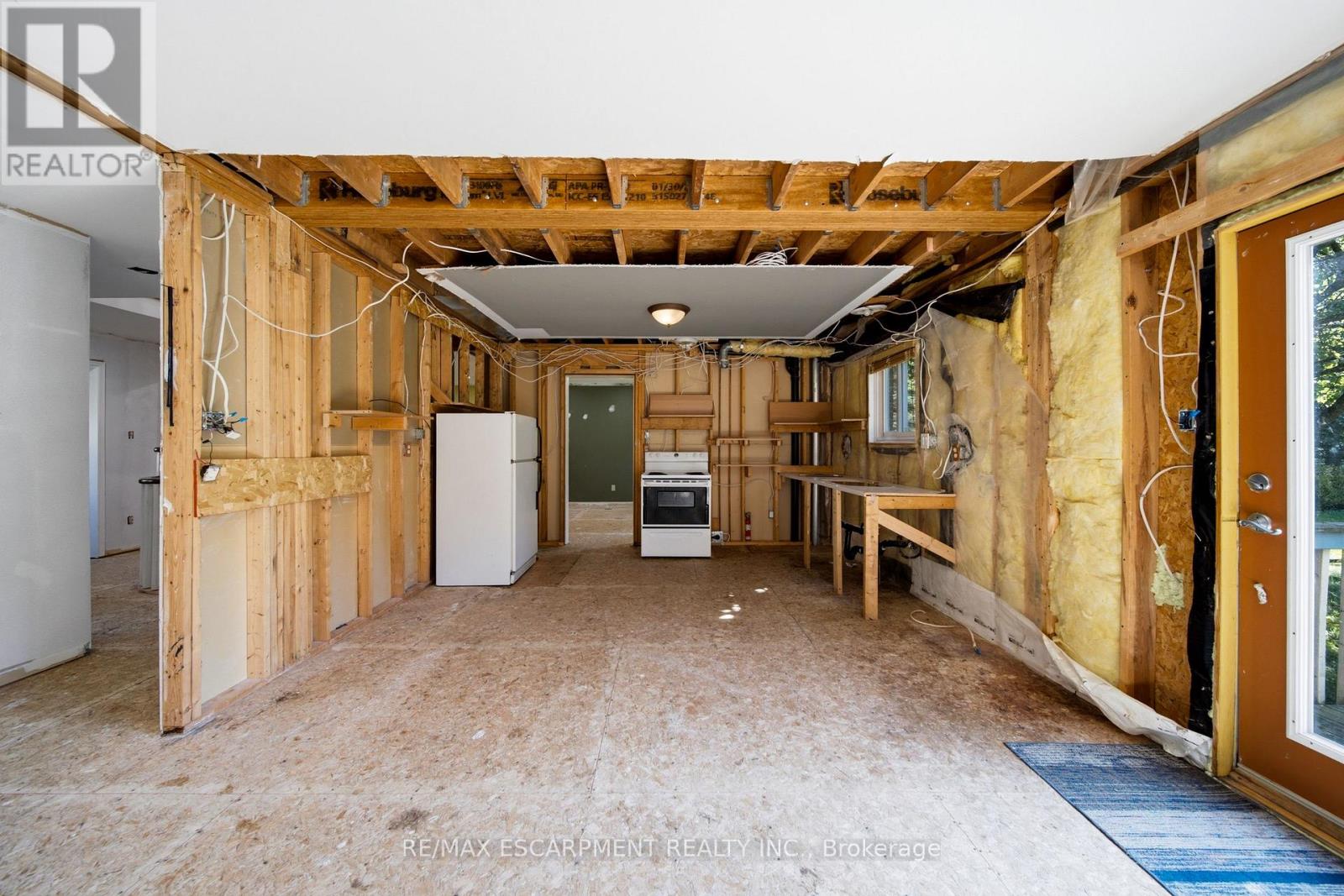 6 Willow Crescent Property Photo 19
