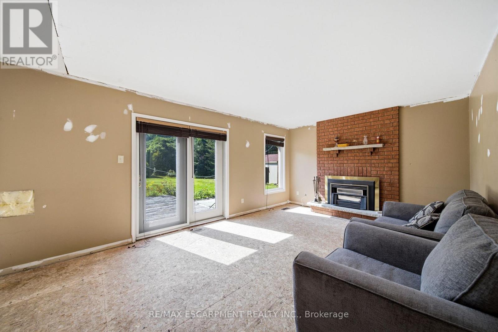 6 Willow Crescent Property Photo 22