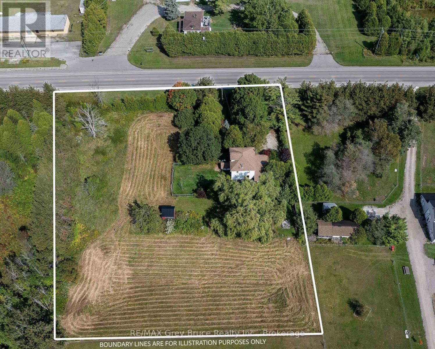 7011 Highway 6 Property Photo 4