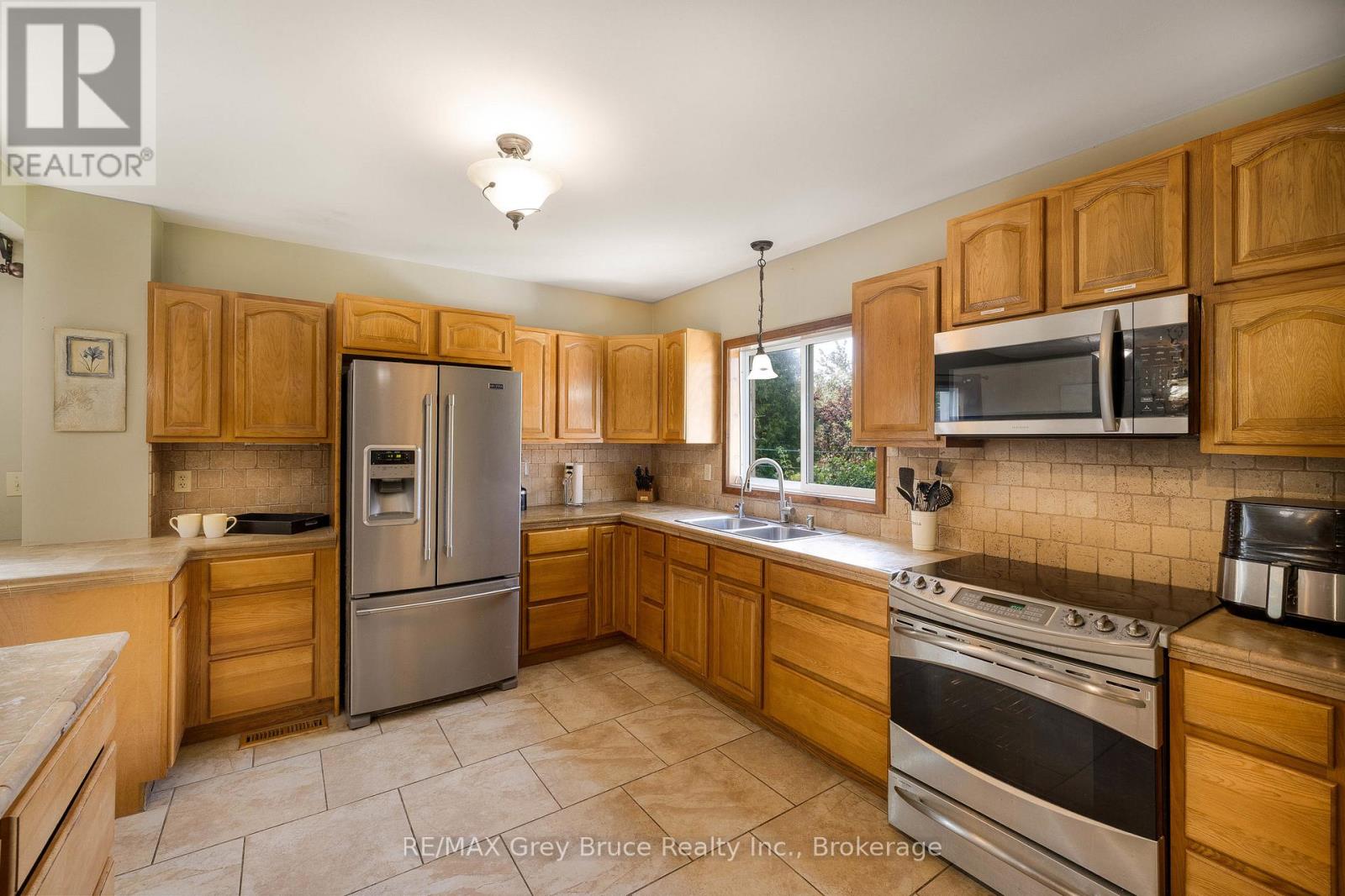 7011 Highway 6 Property Photo 10