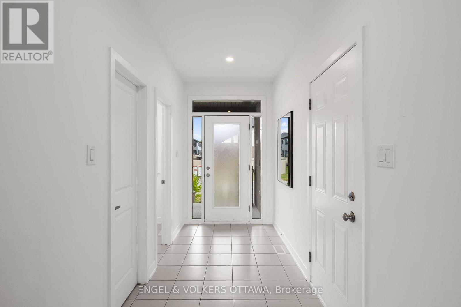 154 Winterhaven Drive Property Photo 4