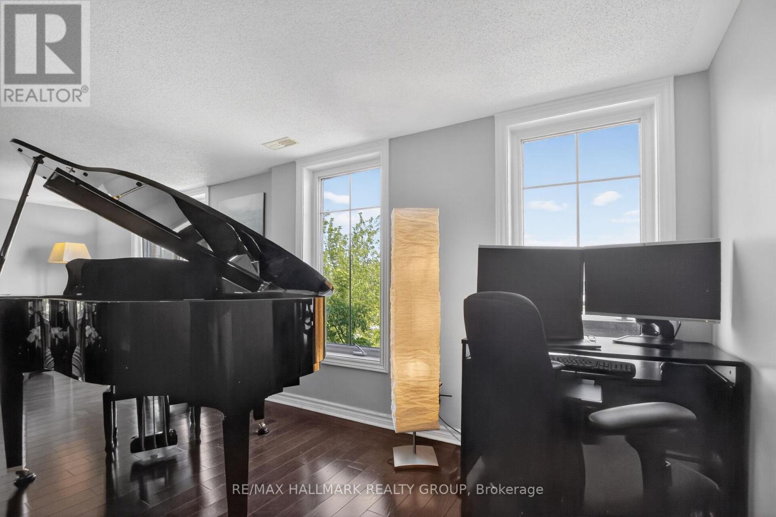 B - 1145 Longfields Drive Property Photo 18