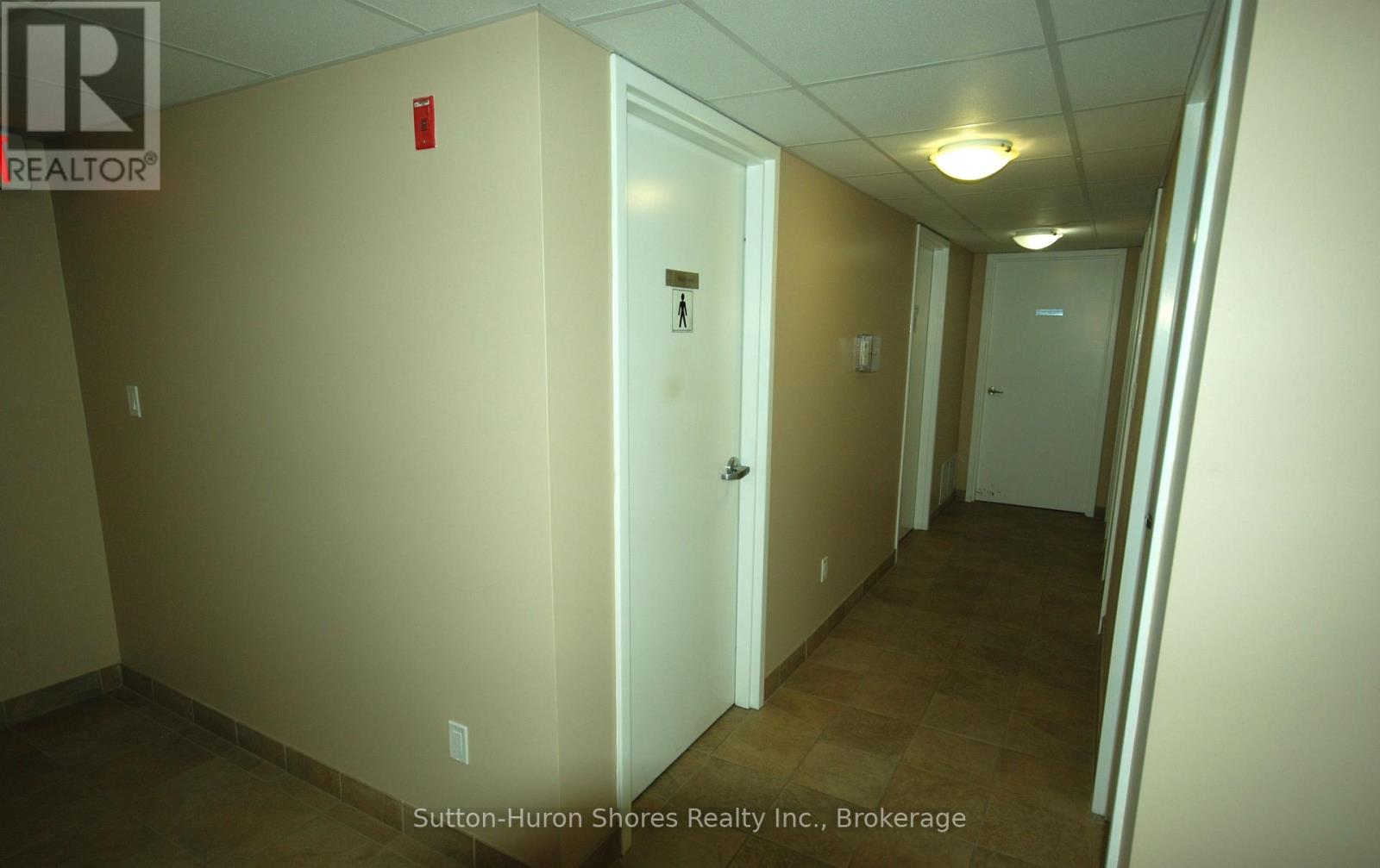 221 Adelaide Street Property Photo 7
