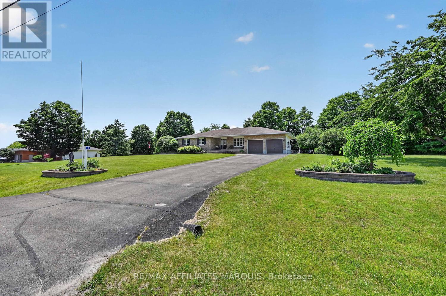 4 Davis Lane Property Photo 2