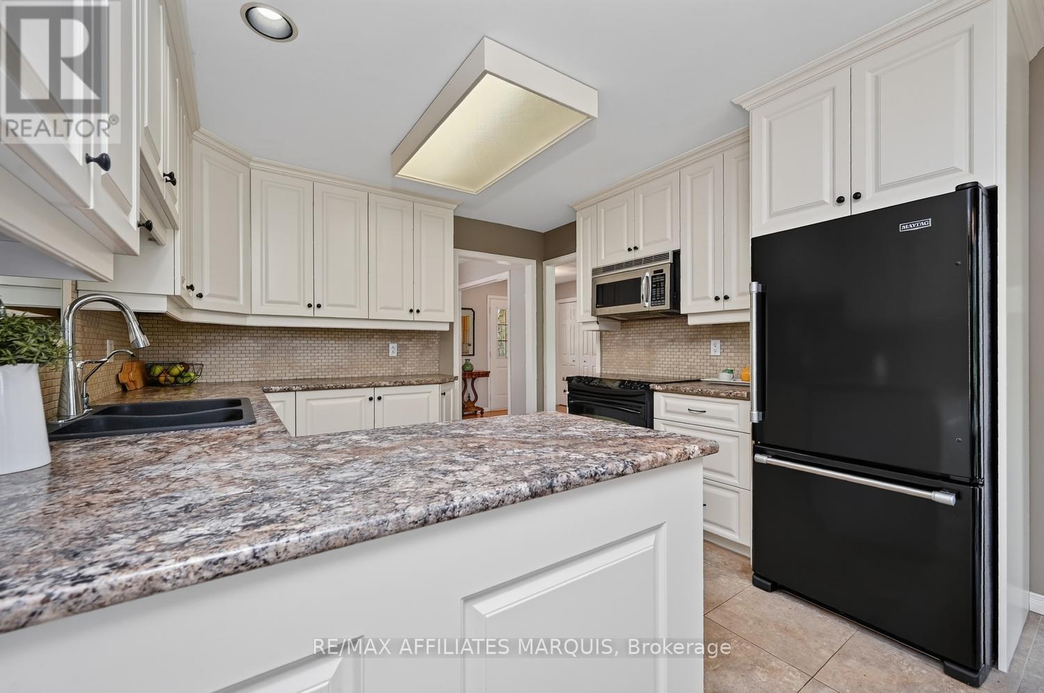 4 Davis Lane Property Photo 12