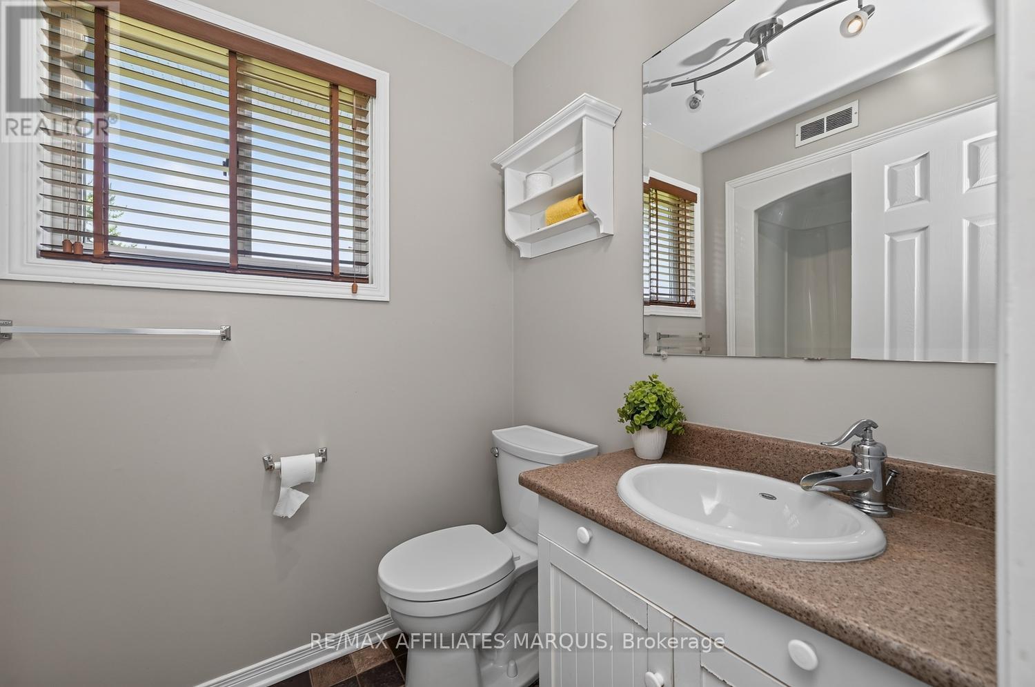 4 Davis Lane Property Photo 19