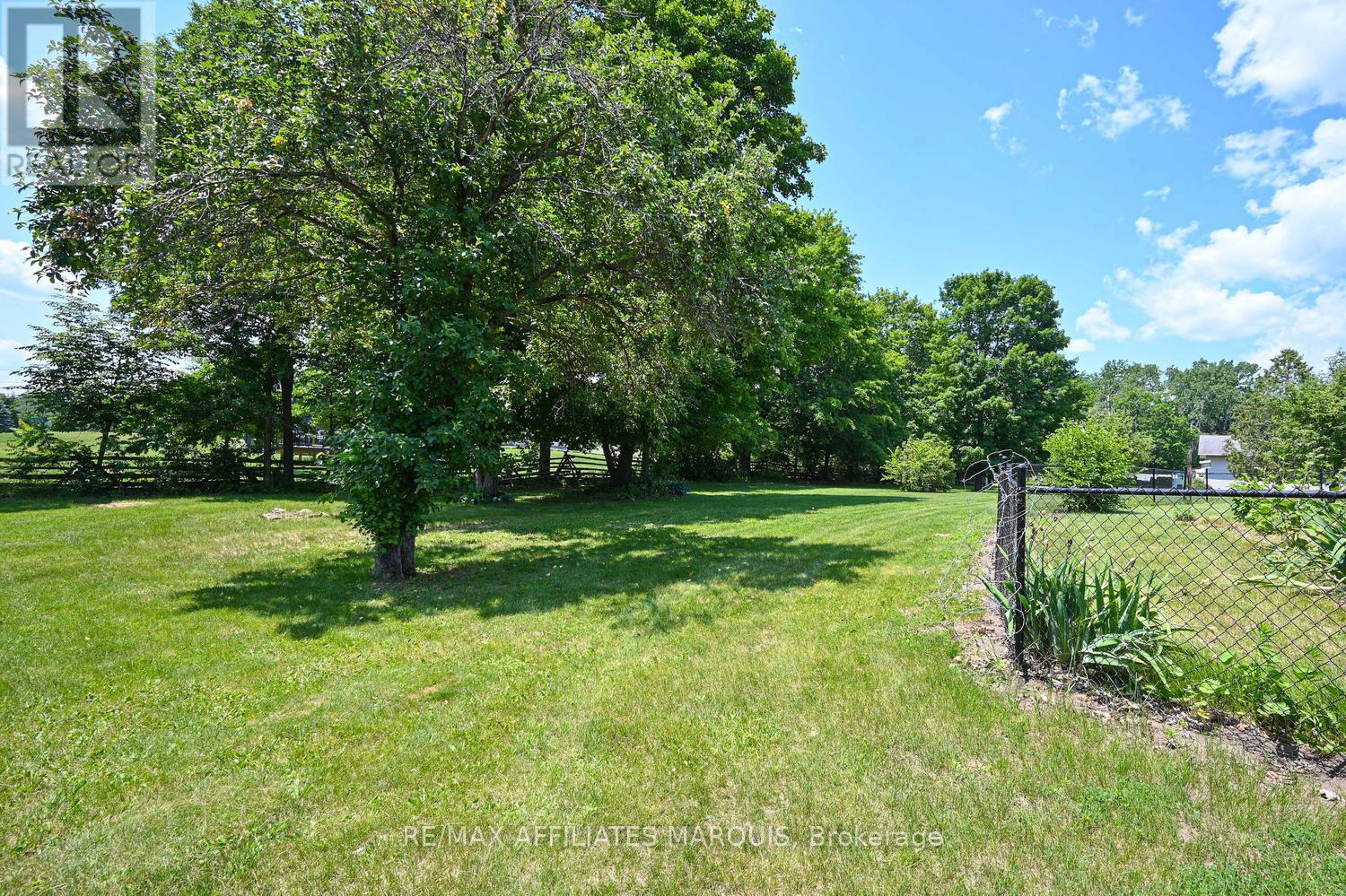 4 Davis Lane Property Photo 38