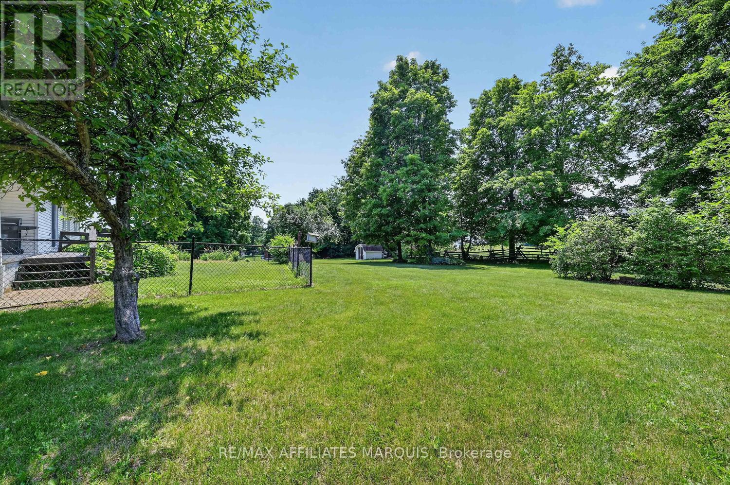 4 Davis Lane Property Photo 39