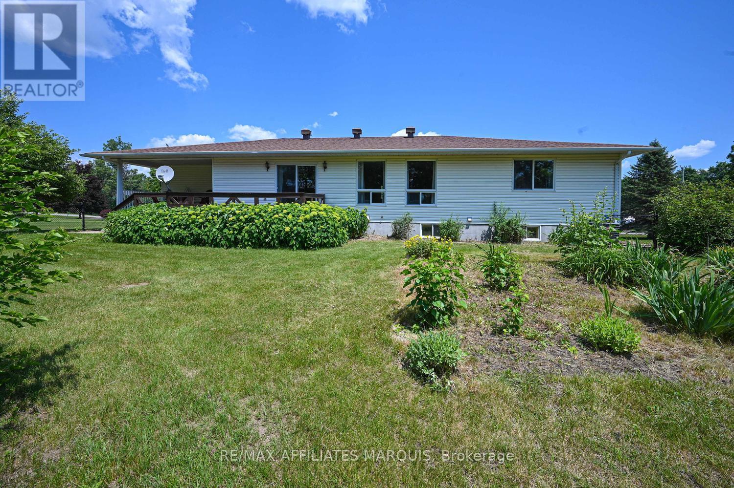 4 Davis Lane Property Photo 42