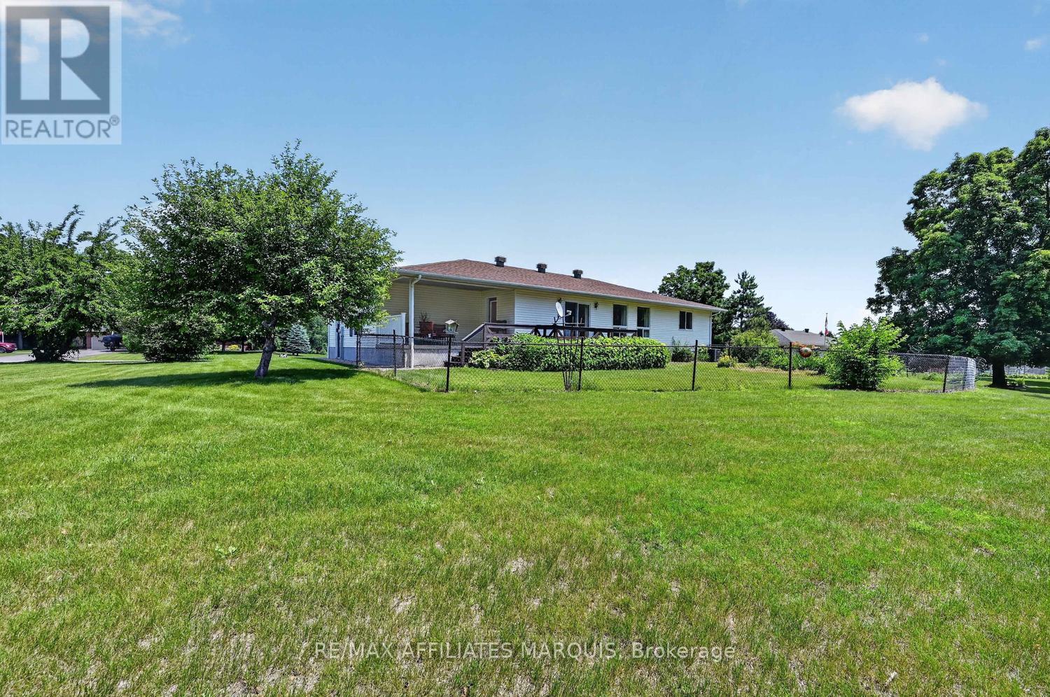 4 Davis Lane Property Photo 44