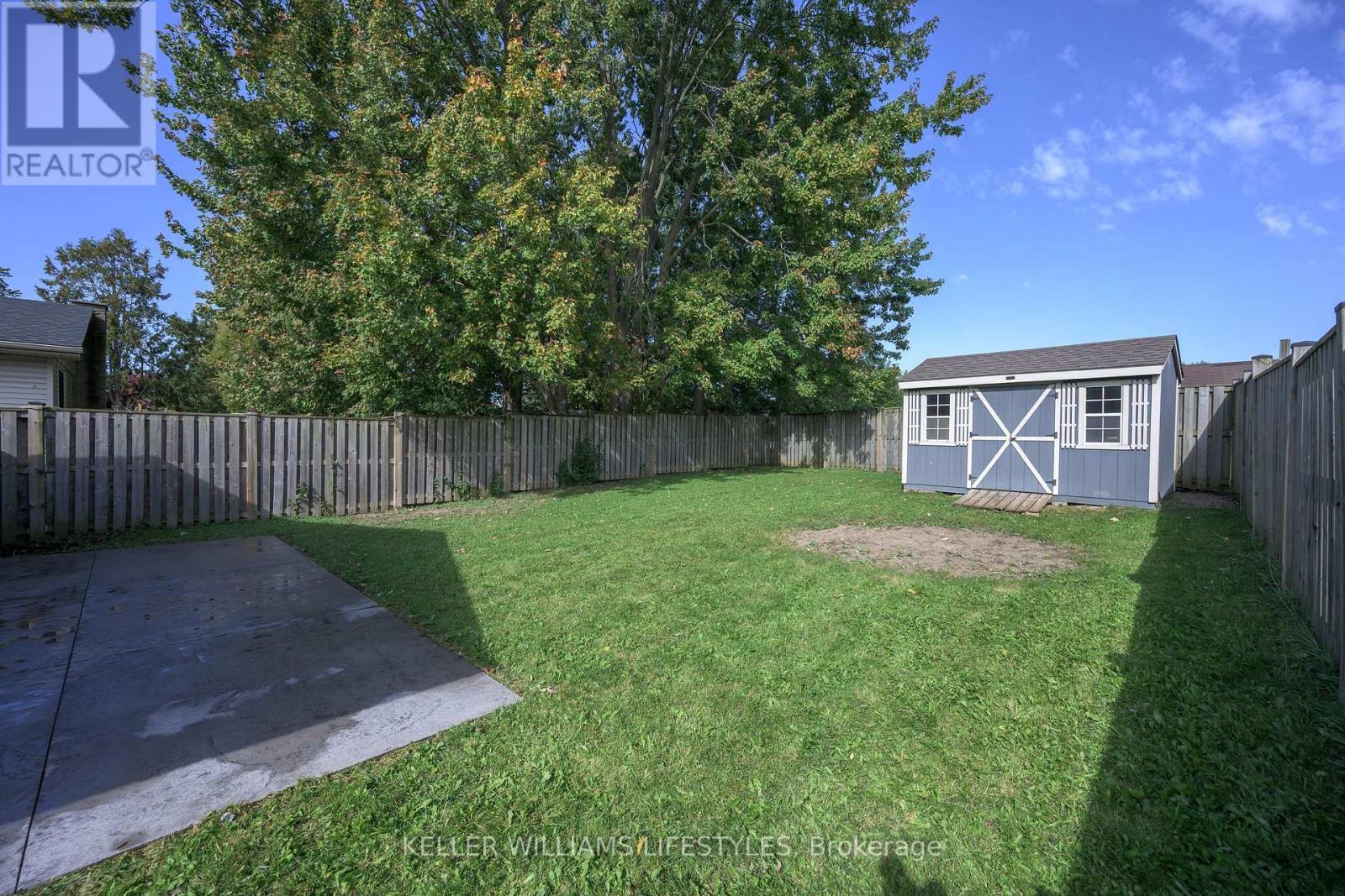 42 Stroud Crescent Property Photo 5