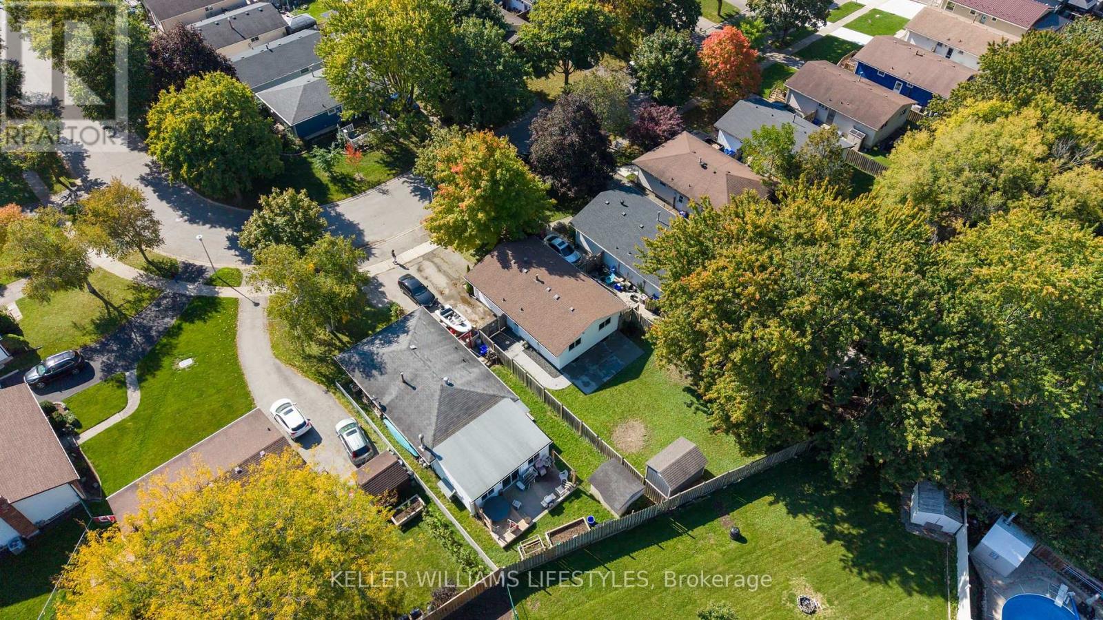 42 Stroud Crescent Property Photo 34