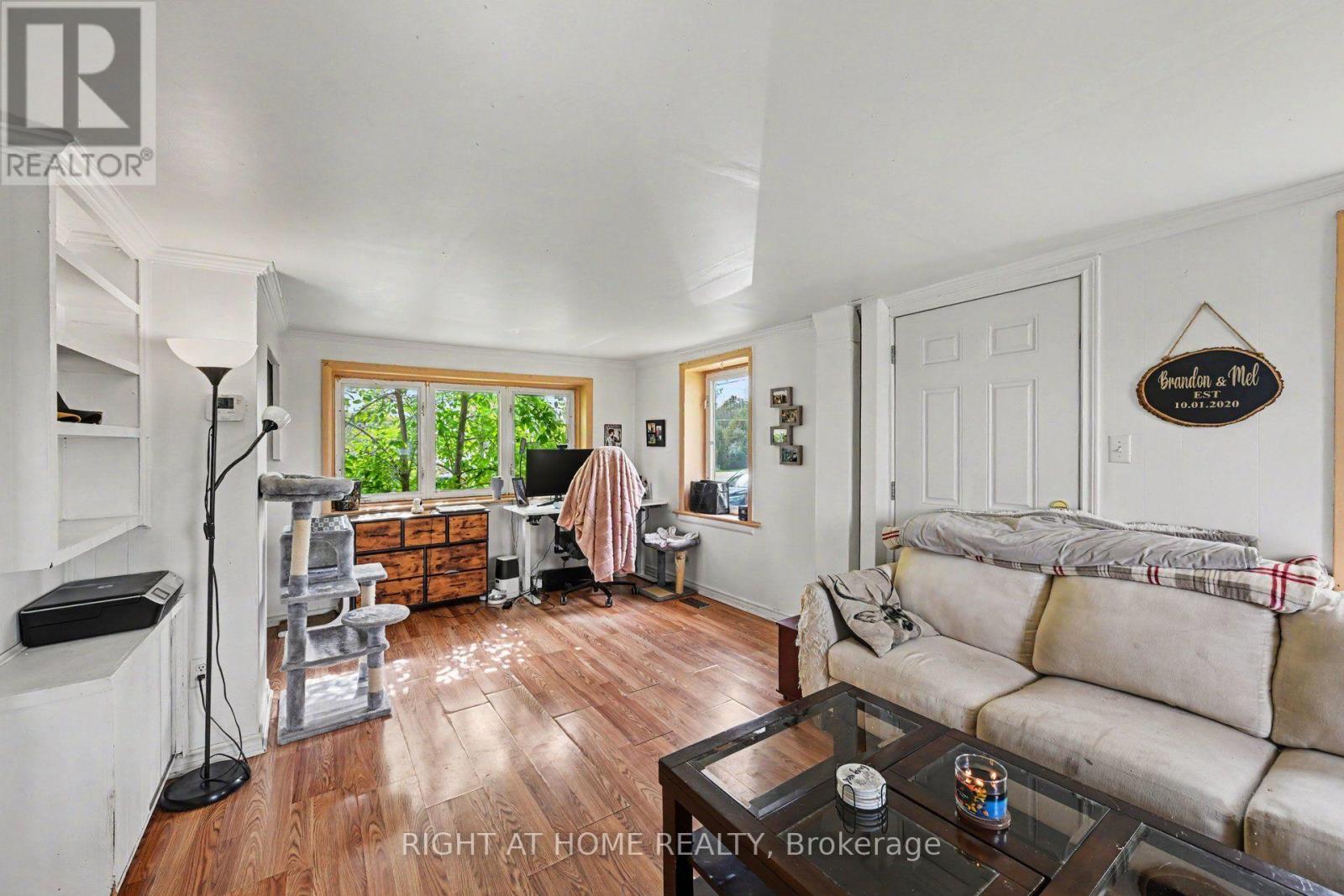 4006 Dunrobin Road Property Photo 5