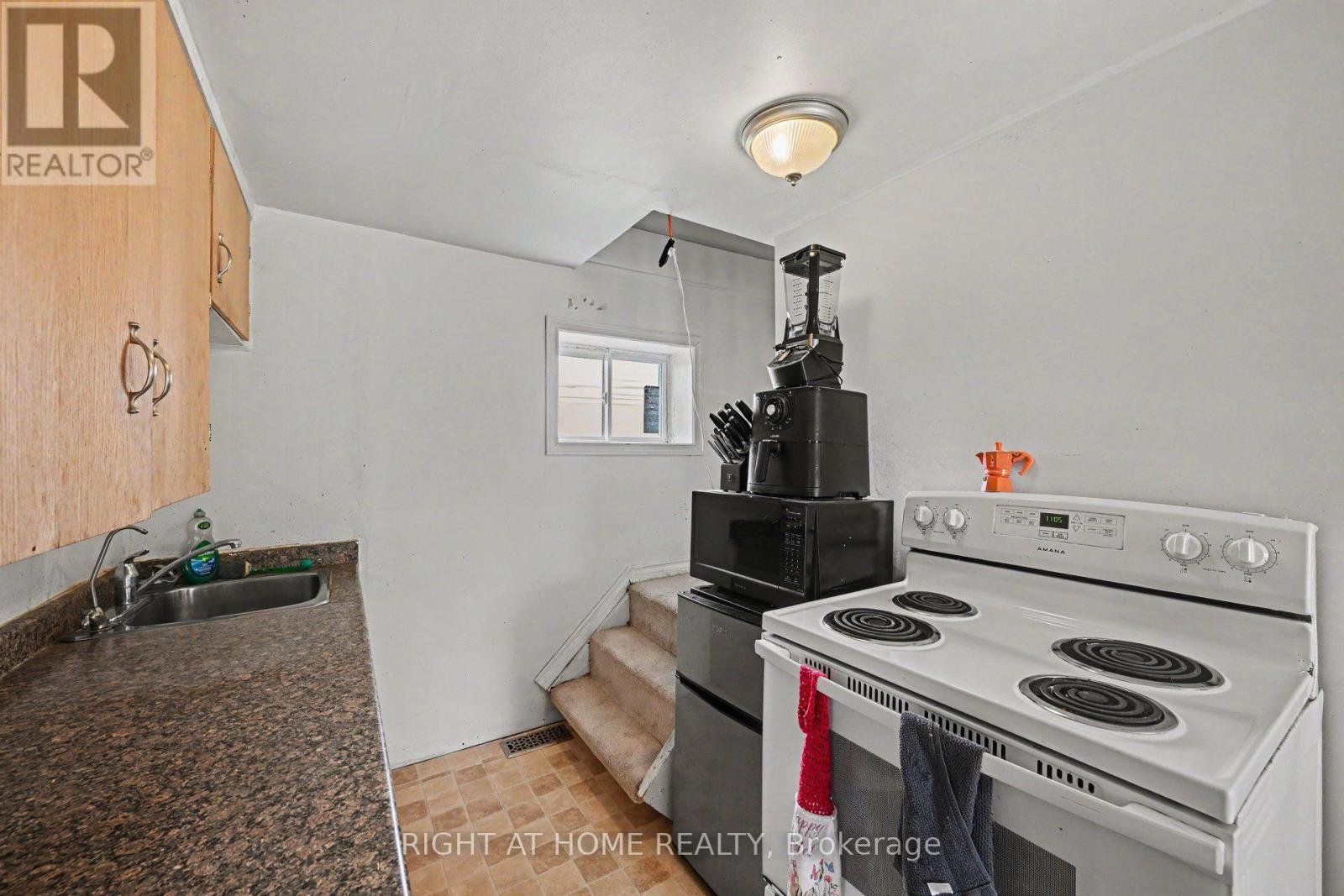4006 Dunrobin Road Property Photo 10