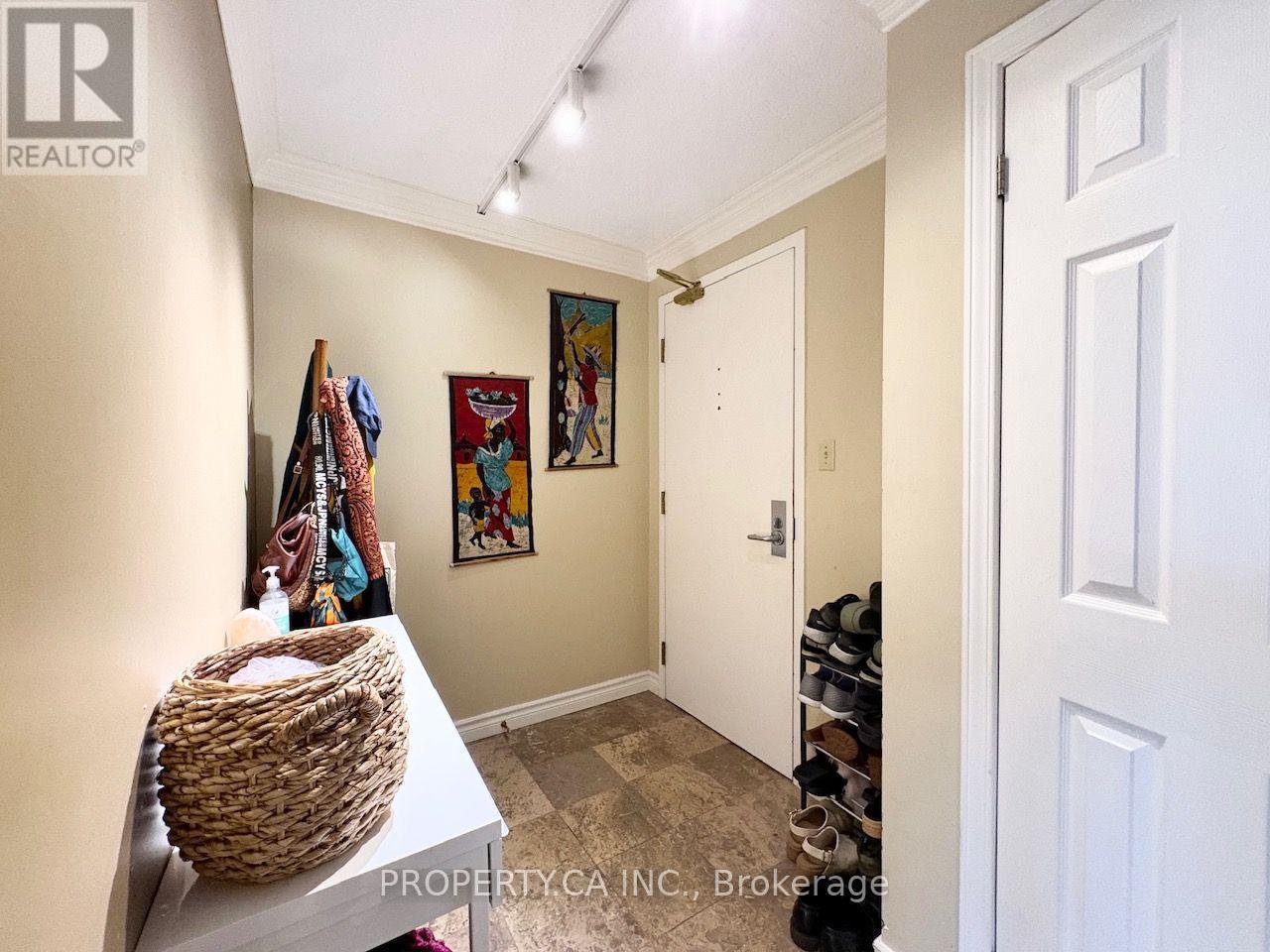 4a - 67 Caroline Street S Property Photo 2