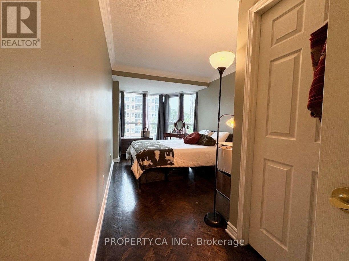 4a - 67 Caroline Street S Property Photo 3