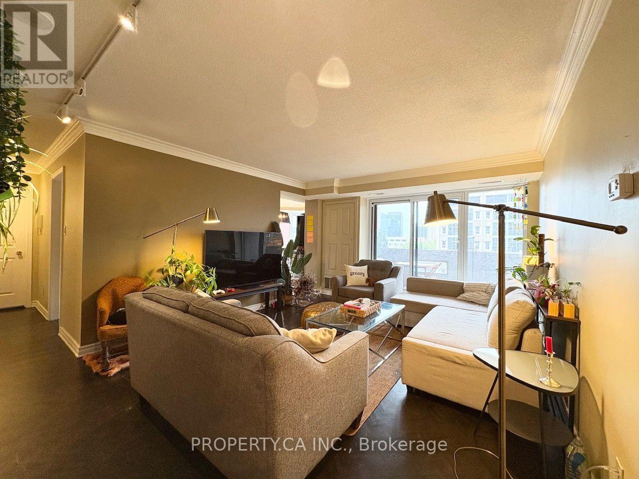 4a - 67 Caroline Street S Property Photo 7