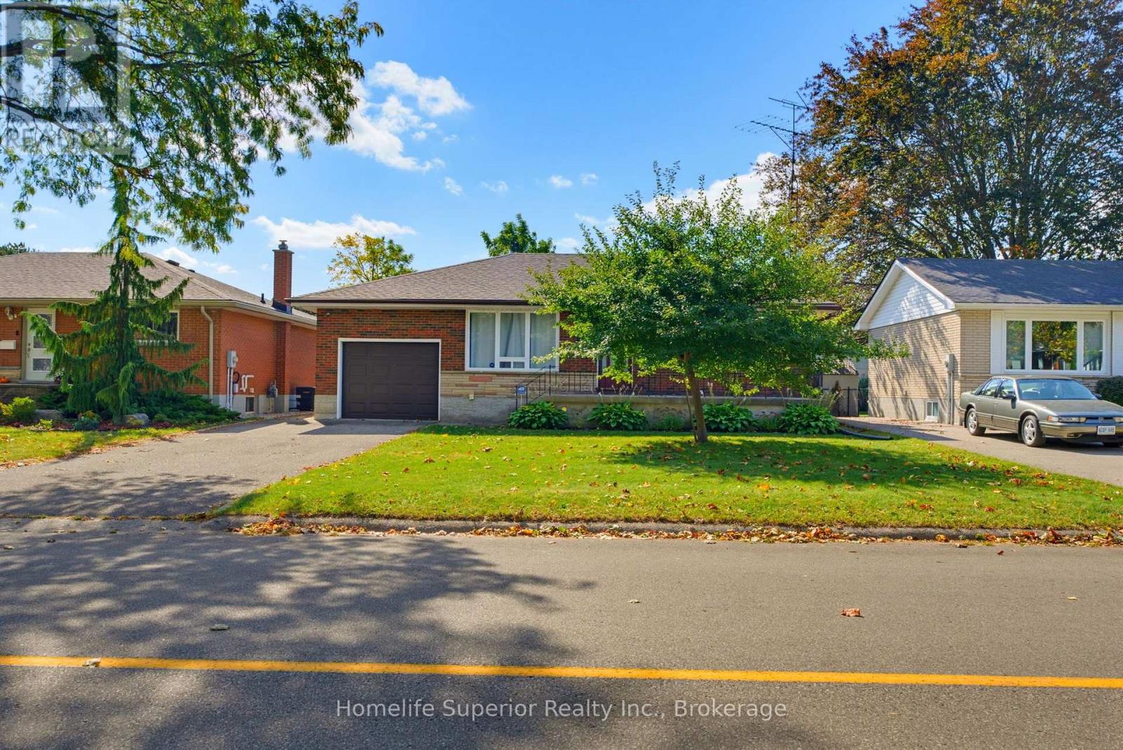 41 Wiltshire Drive N Property Photo 1