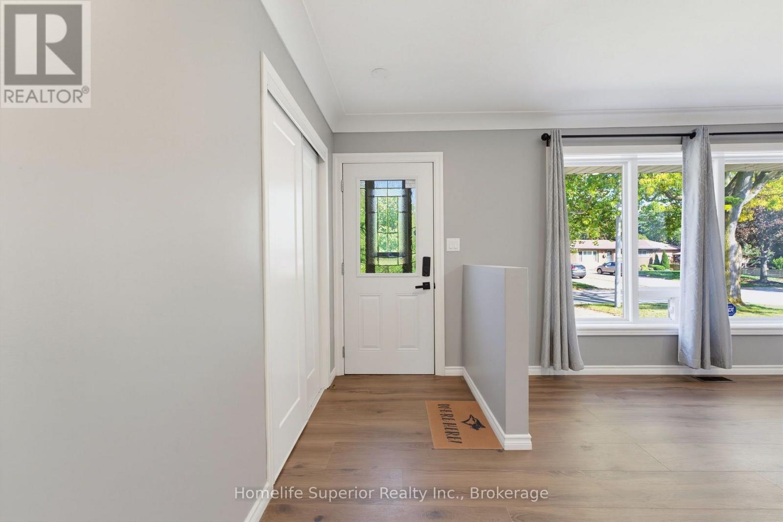 41 Wiltshire Drive N Property Photo 5