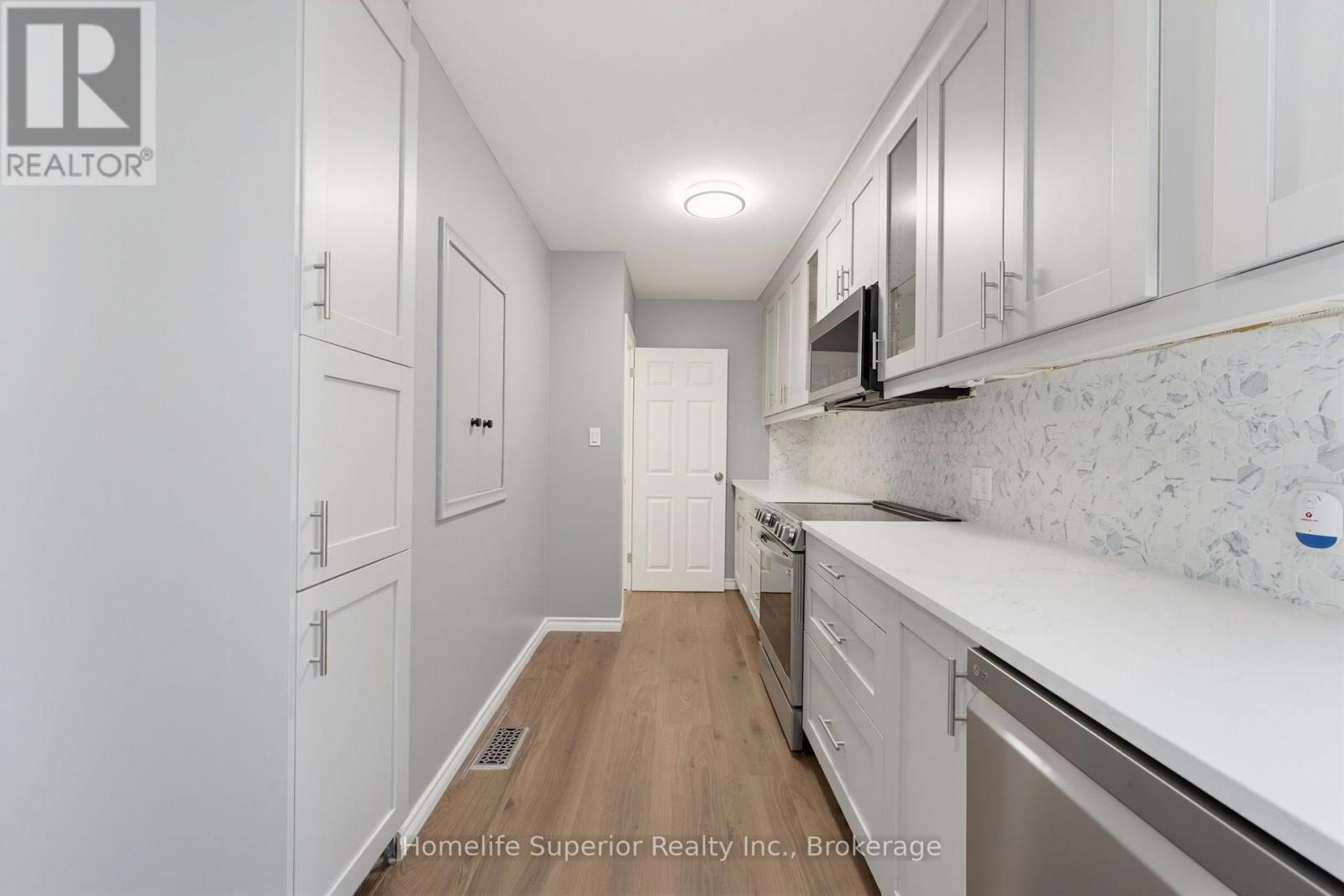 41 Wiltshire Drive N Property Photo 10