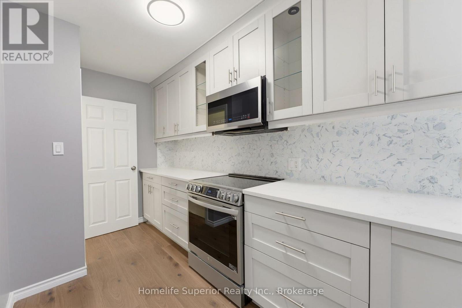 41 Wiltshire Drive N Property Photo 11