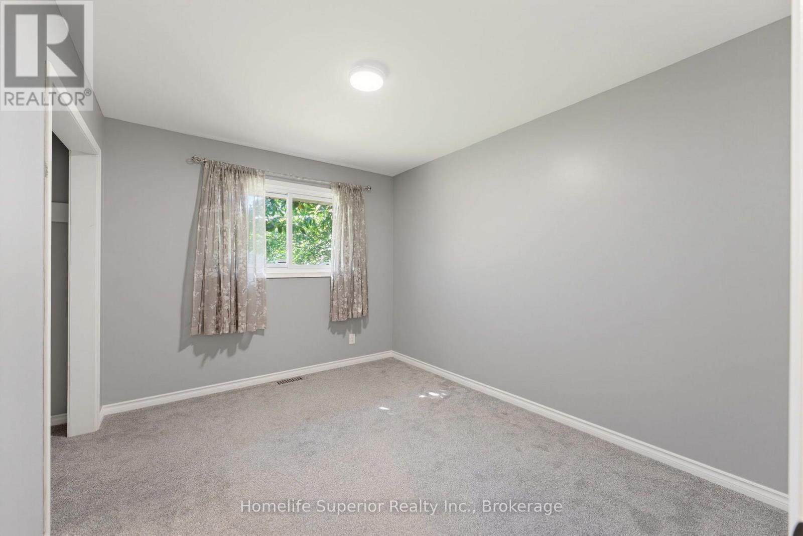 41 Wiltshire Drive N Property Photo 14