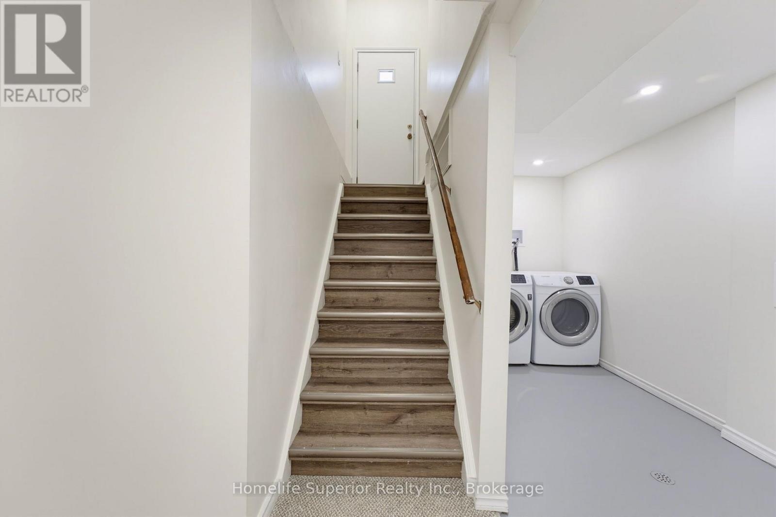 41 Wiltshire Drive N Property Photo 17