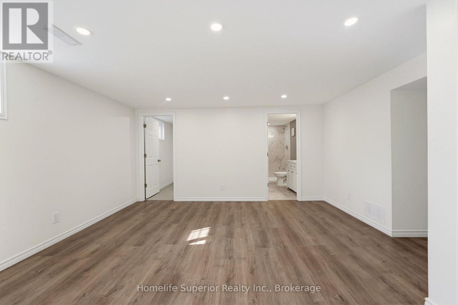 41 Wiltshire Drive N Property Photo 19