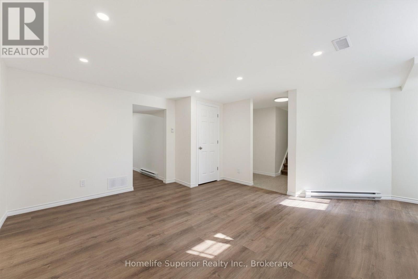 41 Wiltshire Drive N Property Photo 21