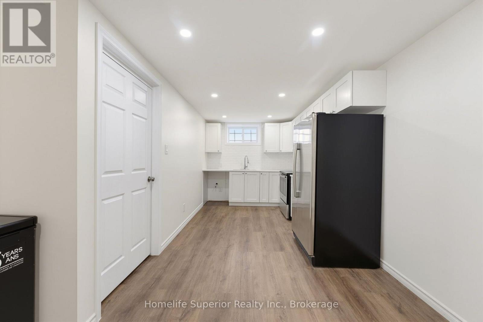 41 Wiltshire Drive N Property Photo 24