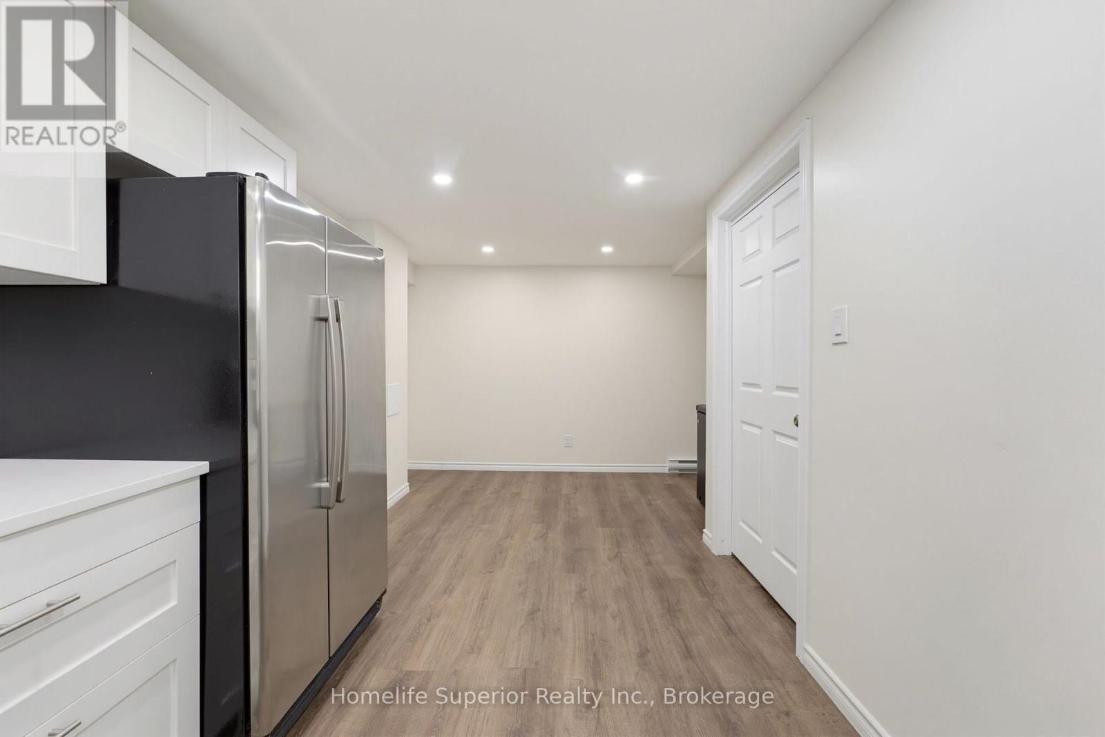 41 Wiltshire Drive N Property Photo 26