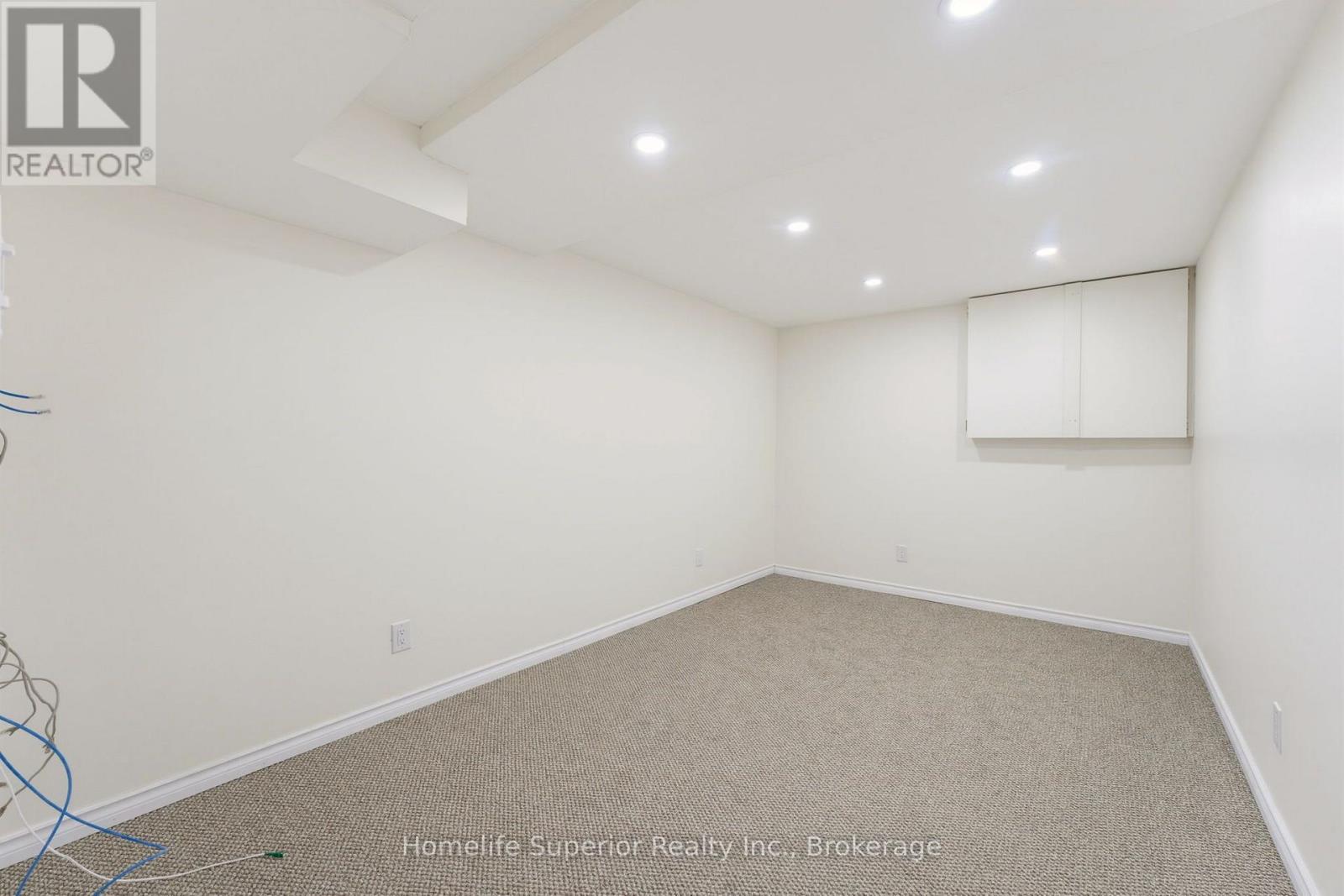 41 Wiltshire Drive N Property Photo 27