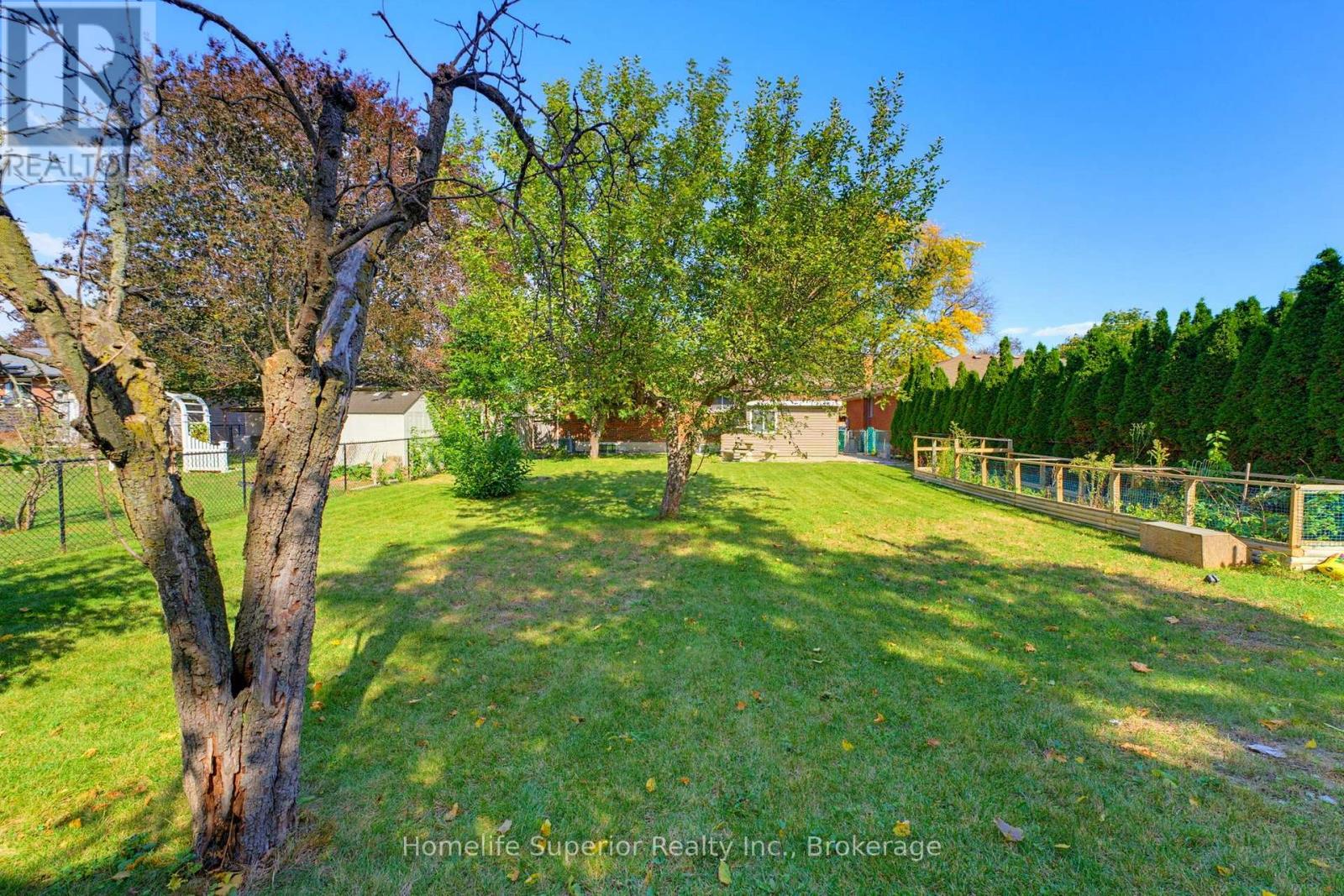 41 Wiltshire Drive N Property Photo 28