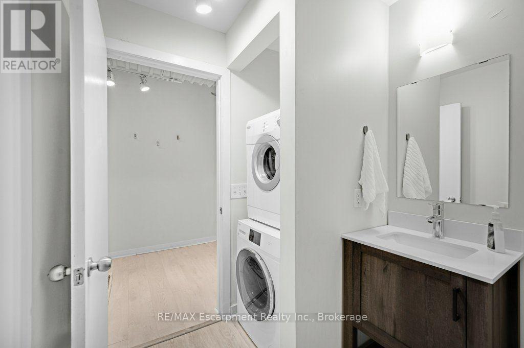 107 - 66 Bay Street S Property Photo 9
