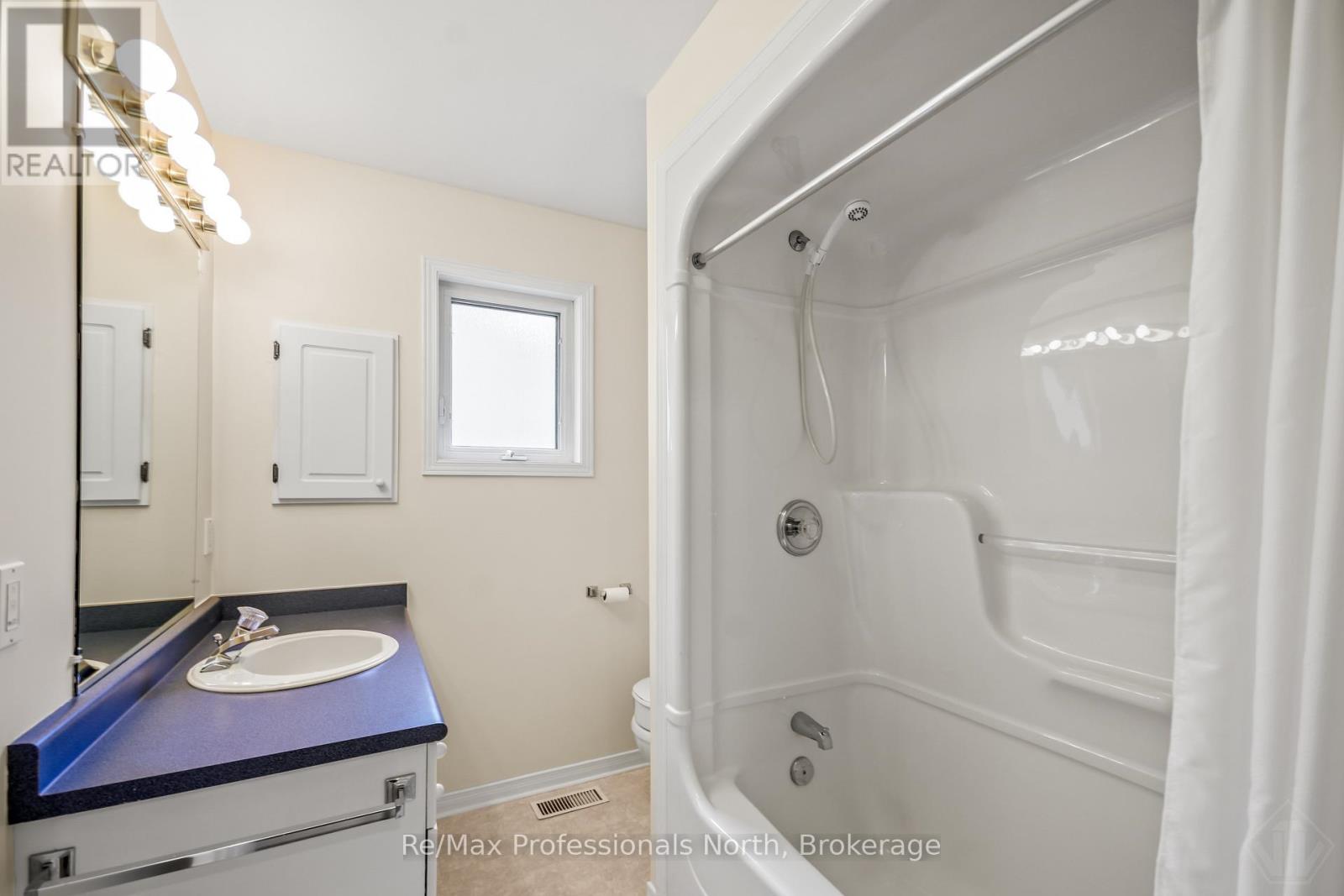 60 Pineridge Gate Property Photo 18