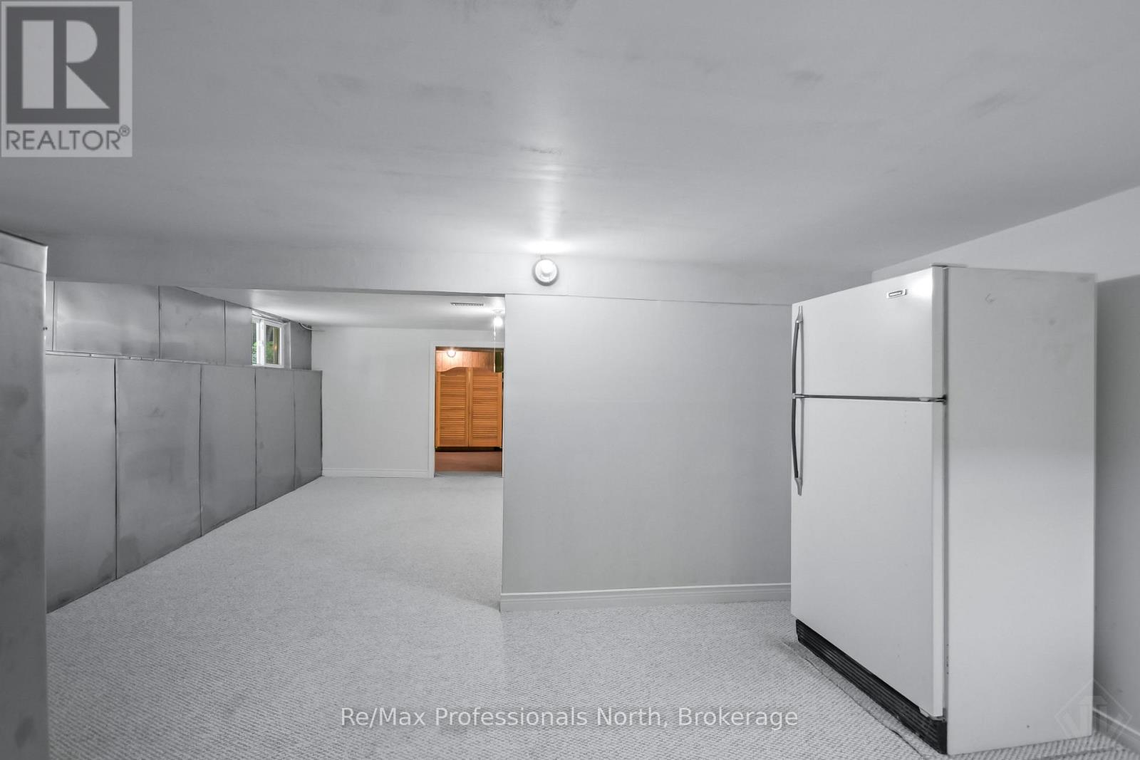 60 Pineridge Gate Property Photo 21