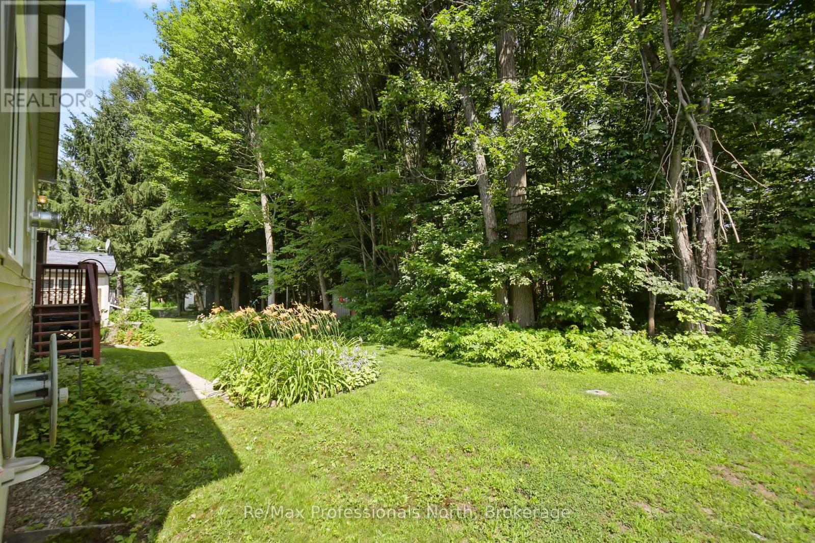 60 Pineridge Gate Property Photo 32