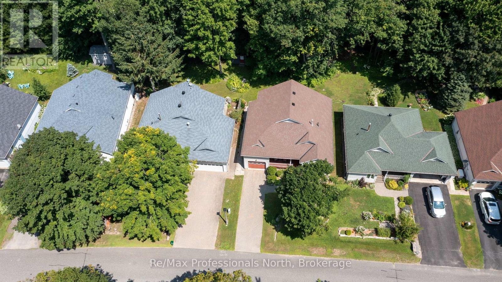 60 Pineridge Gate Property Photo 35