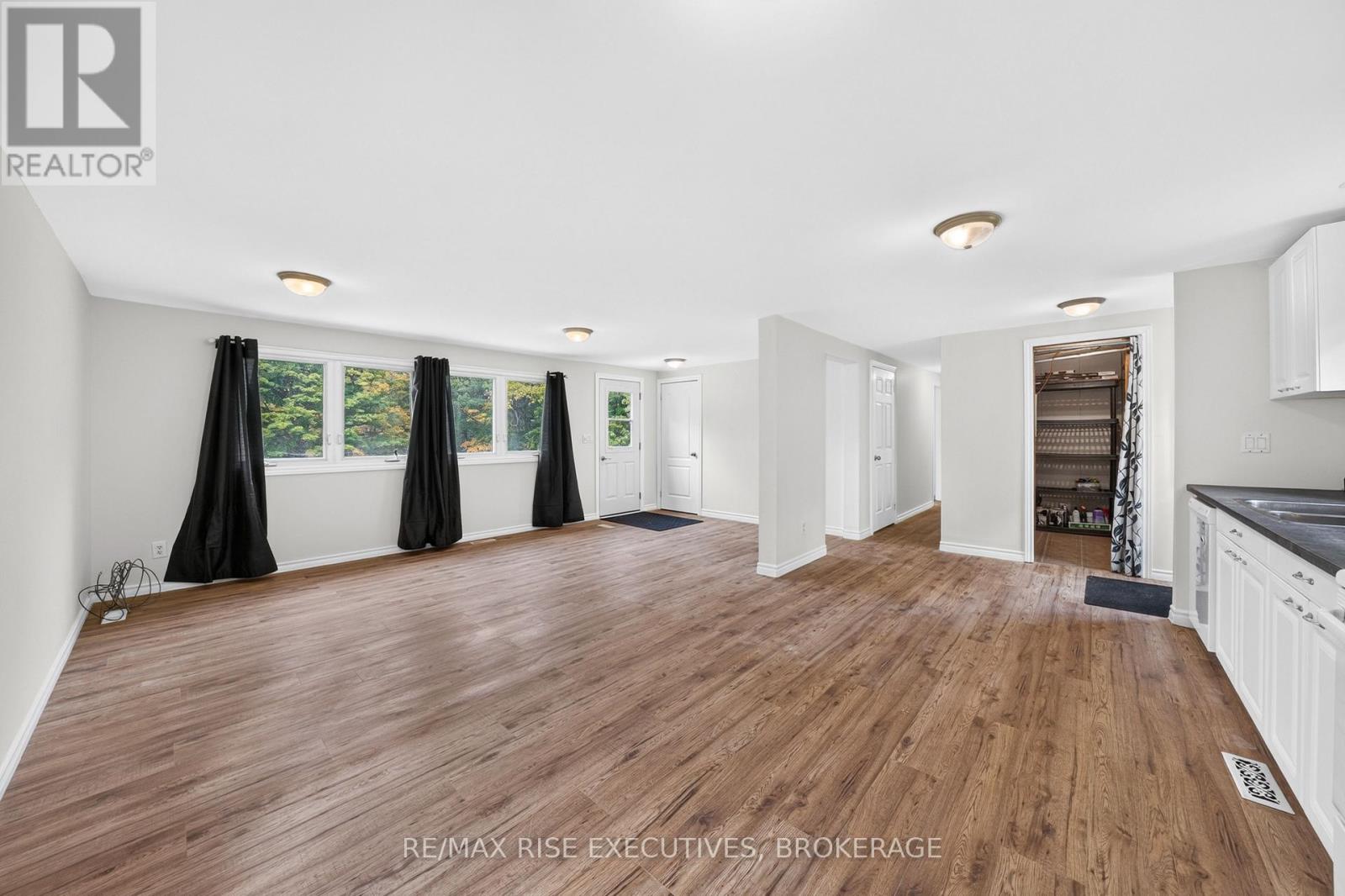 2363 Sands Road Property Photo 9