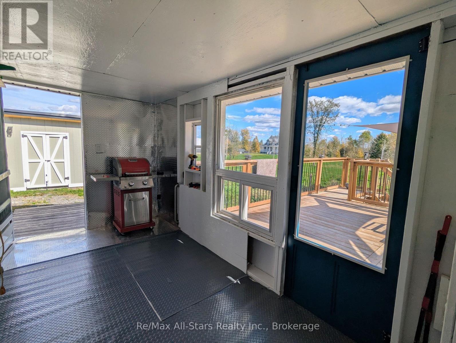 857 Perth Road Property Photo 27