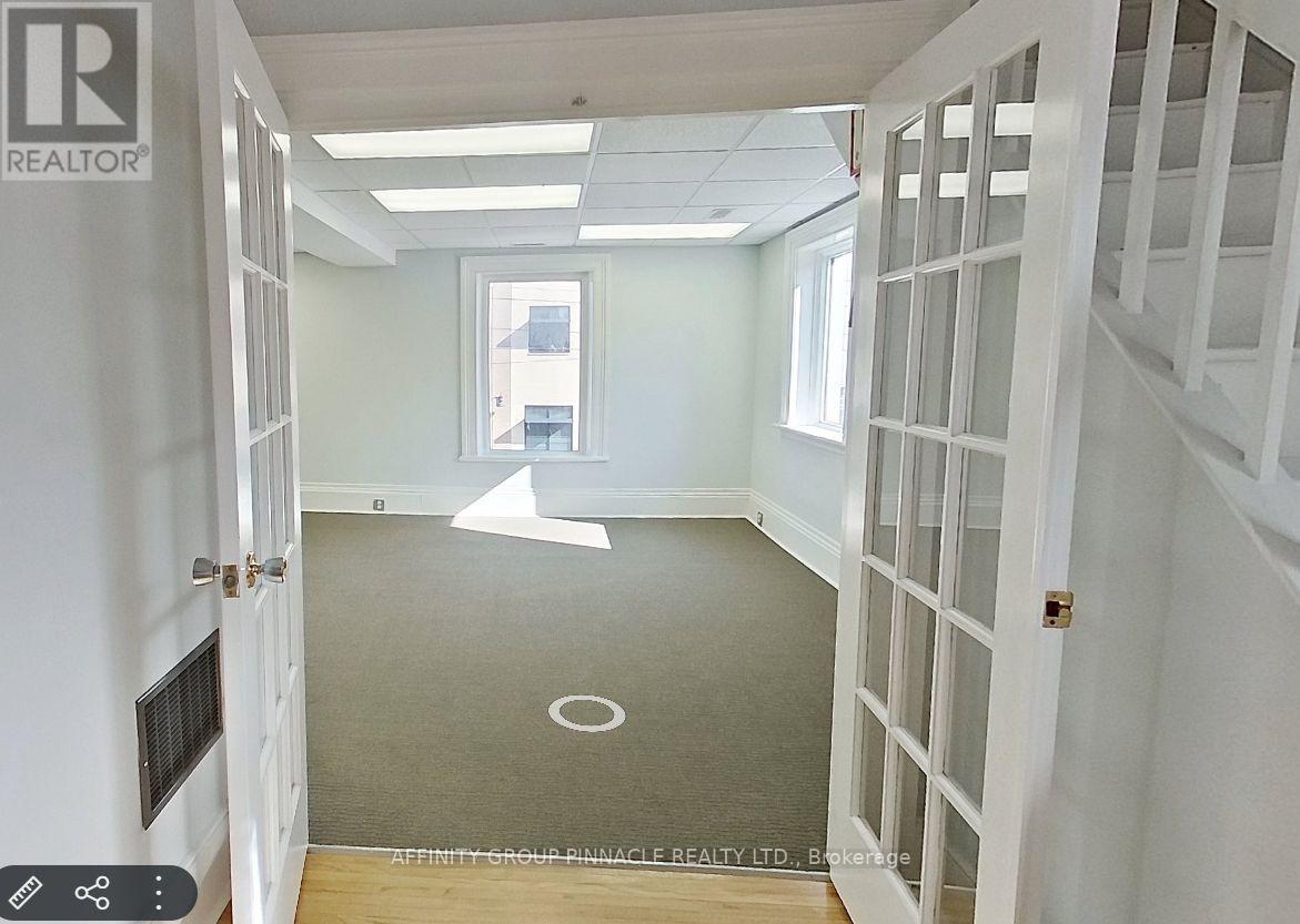 Upper - 273 Charlotte Street Property Photo 6