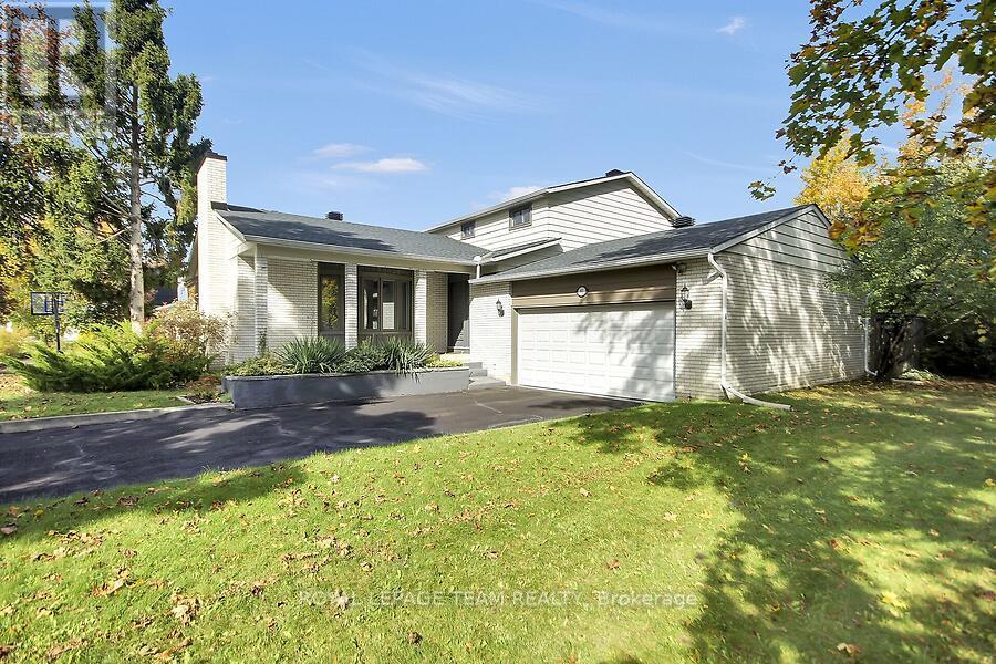 61 Amberwood Crescent Property Photo 1