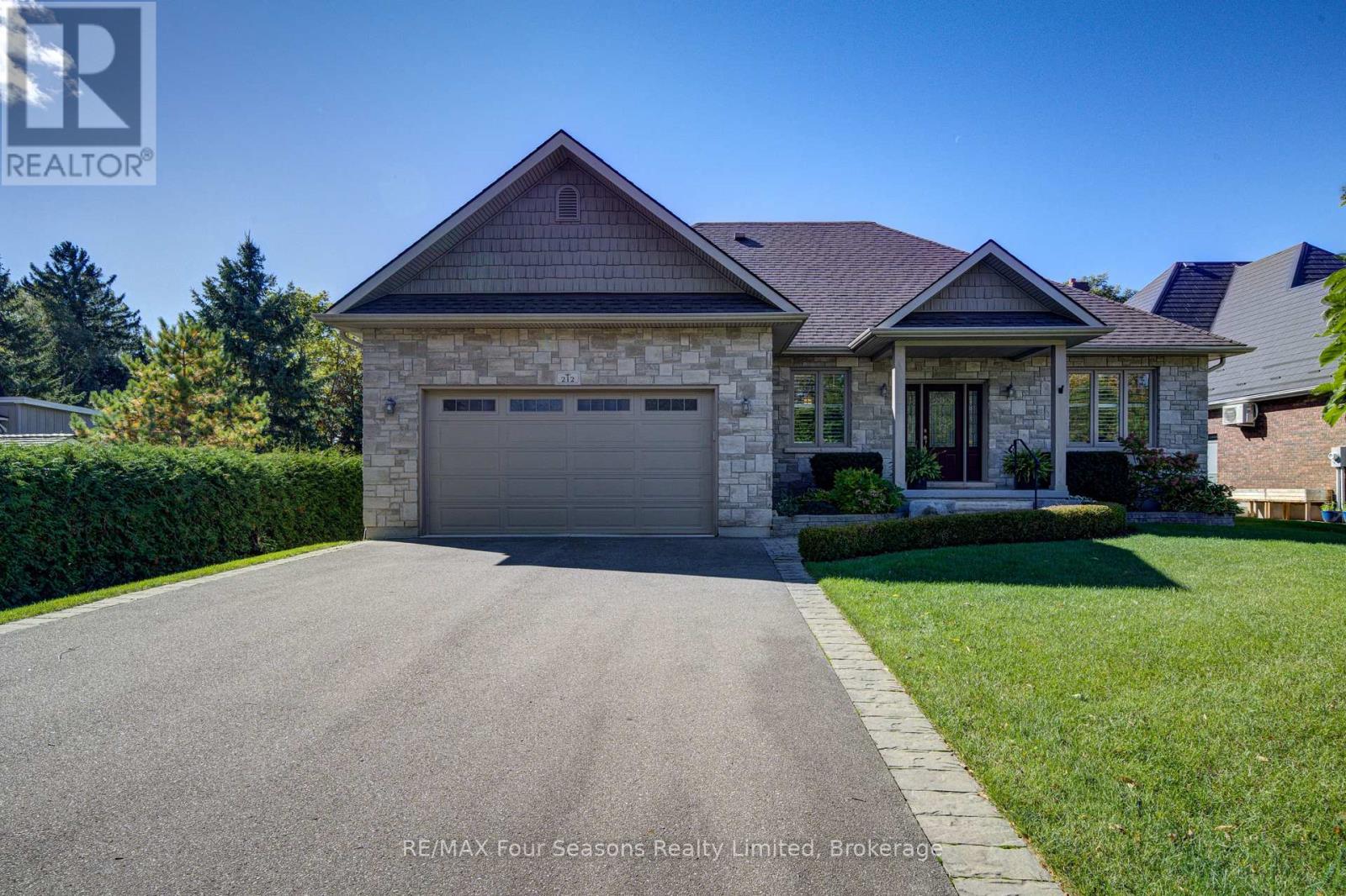 212 Pearson Street Property Photo 1