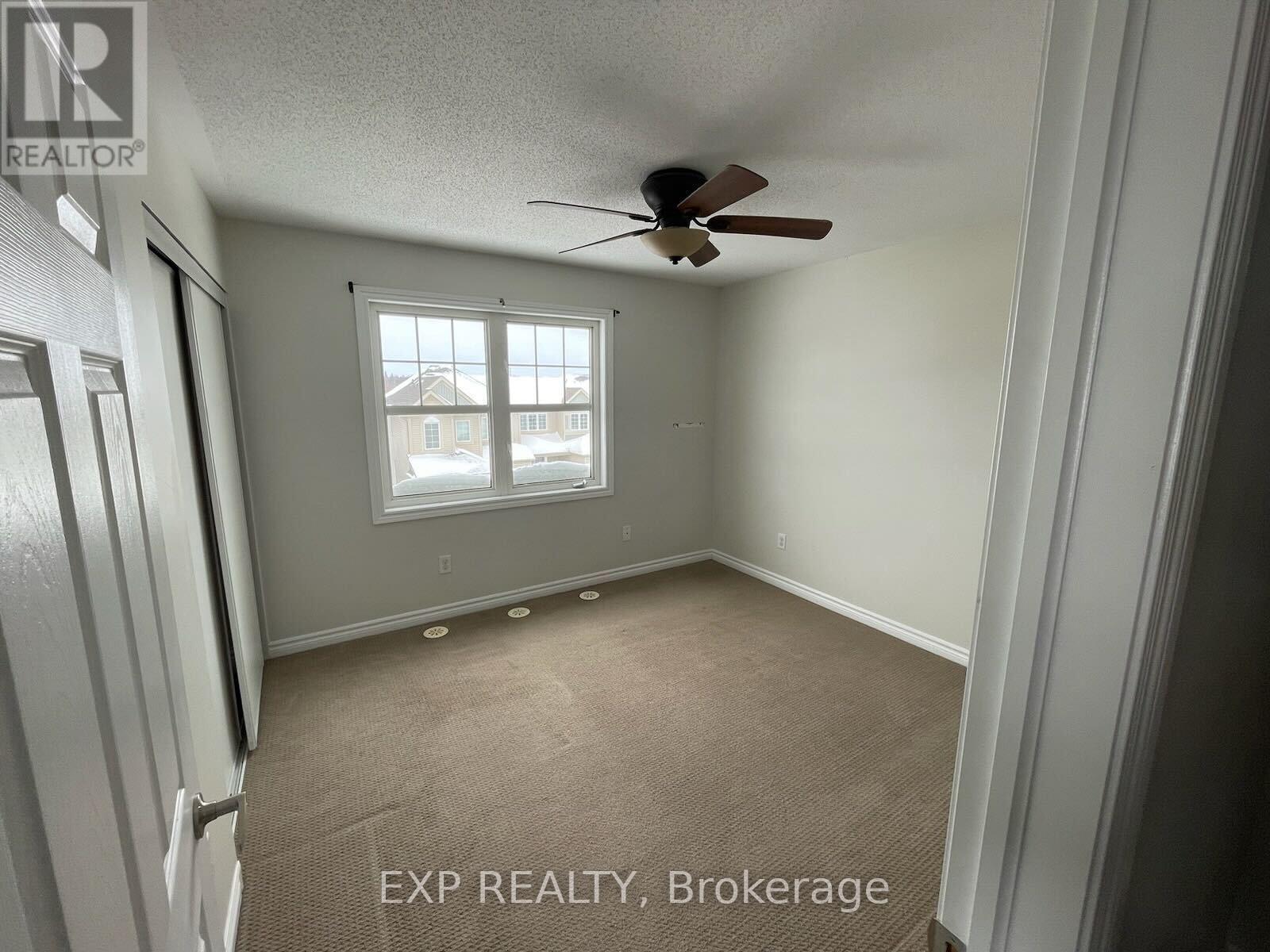 2439 Nutgrove Avenue Property Photo 12