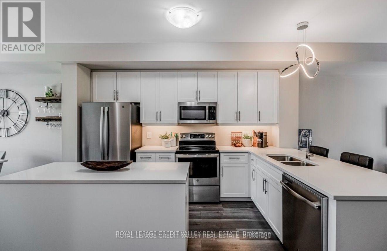 31 - 720 Grey Street Property Photo 4
