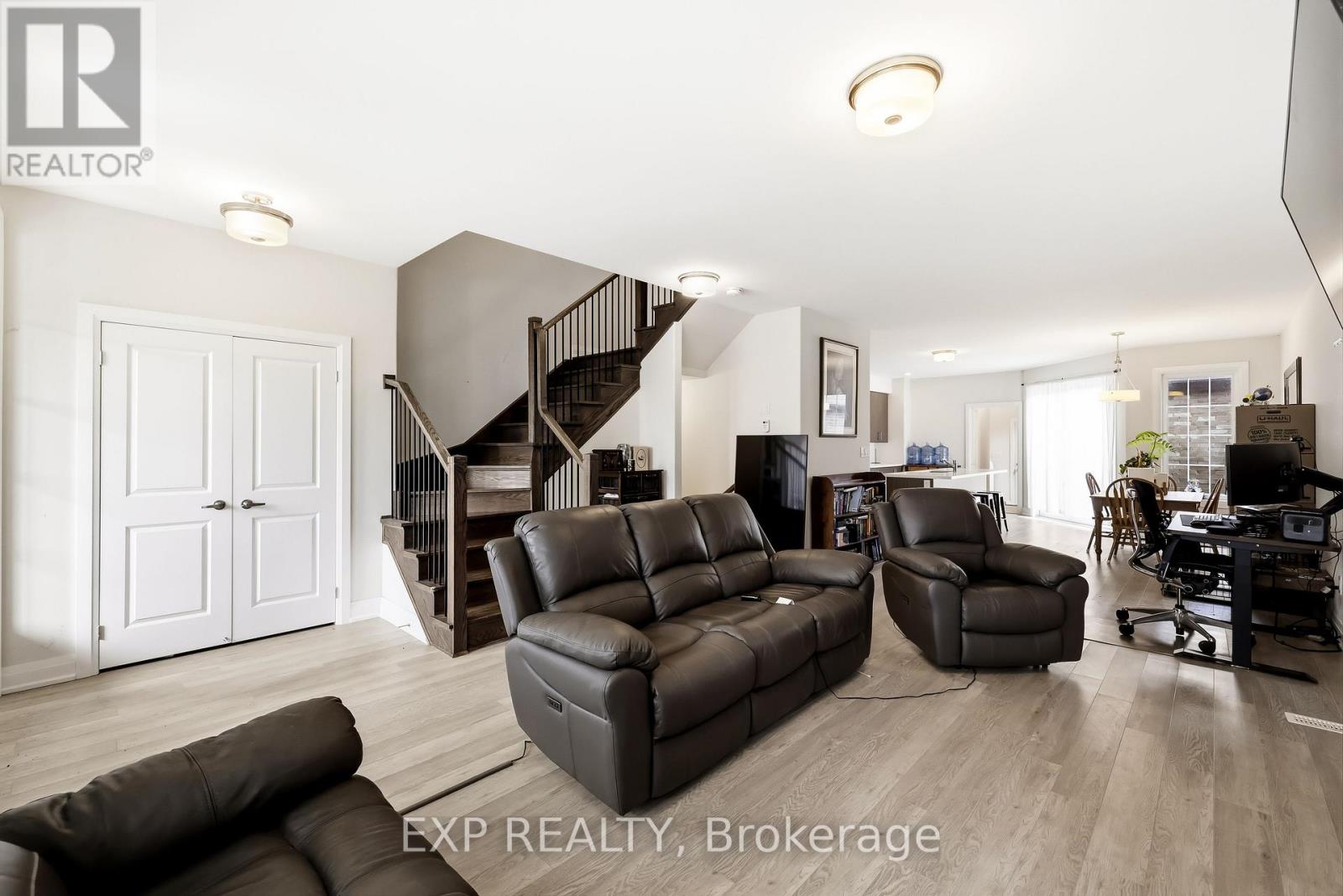 294 Noftall Gardens Property Photo 7