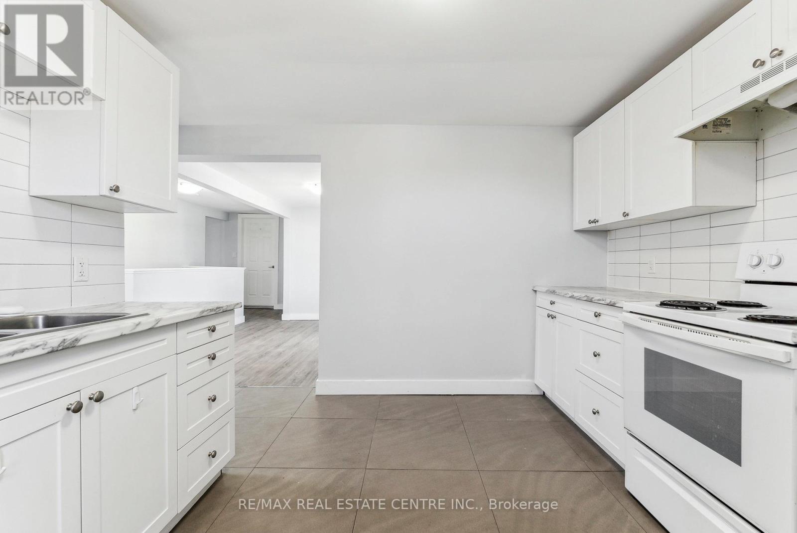 221 Owen Sound Street Property Photo 19