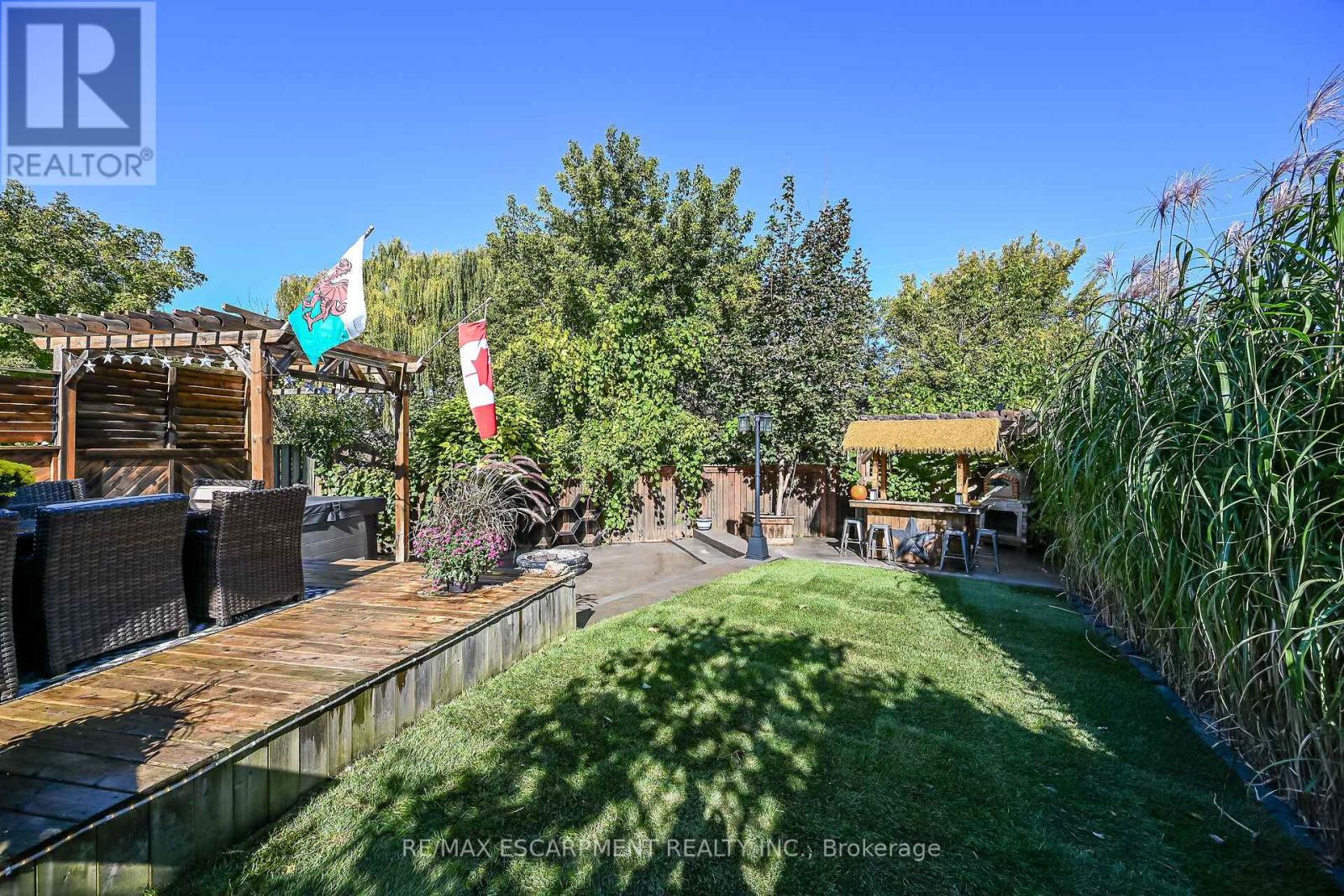 4377 Beverley Crescent Property Photo 44