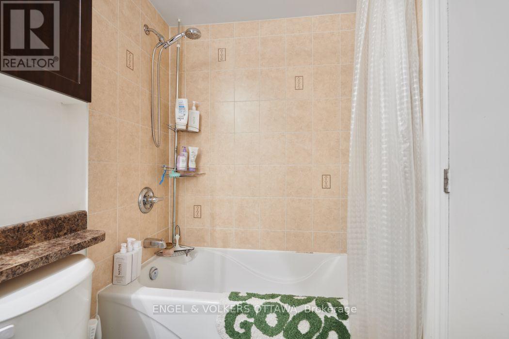 902 - 234 Rideau Street Property Photo 26