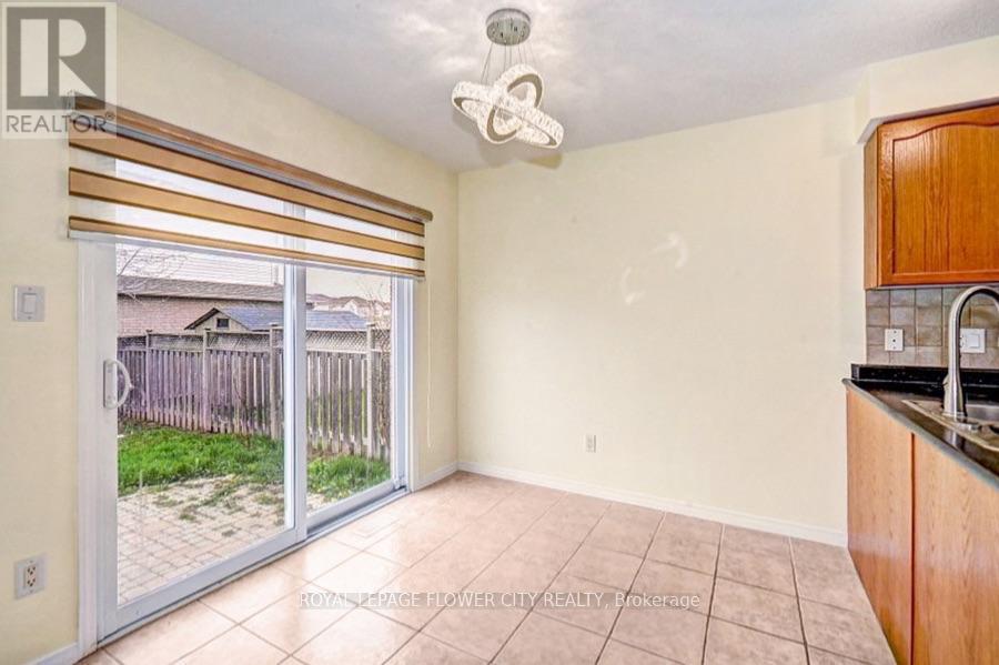 419 Tealby Crescent Property Photo 8